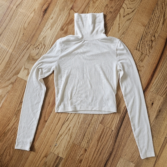 Madewell Size S Cropped Ribbed Turtleneck Off White Long Sleeve Layering Basic - Picture 2 of 5